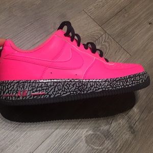 black and hot pink air force ones